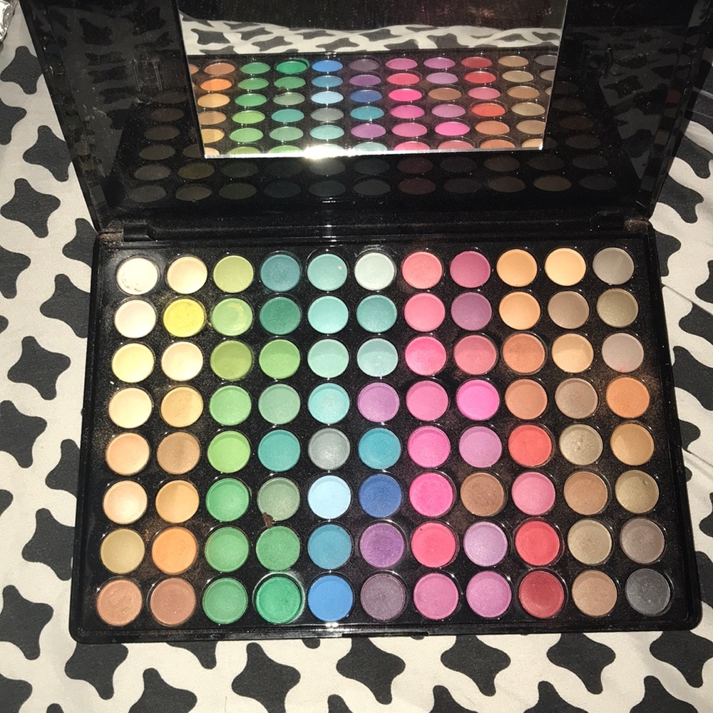 Bh cosmetics 88 matte color palette